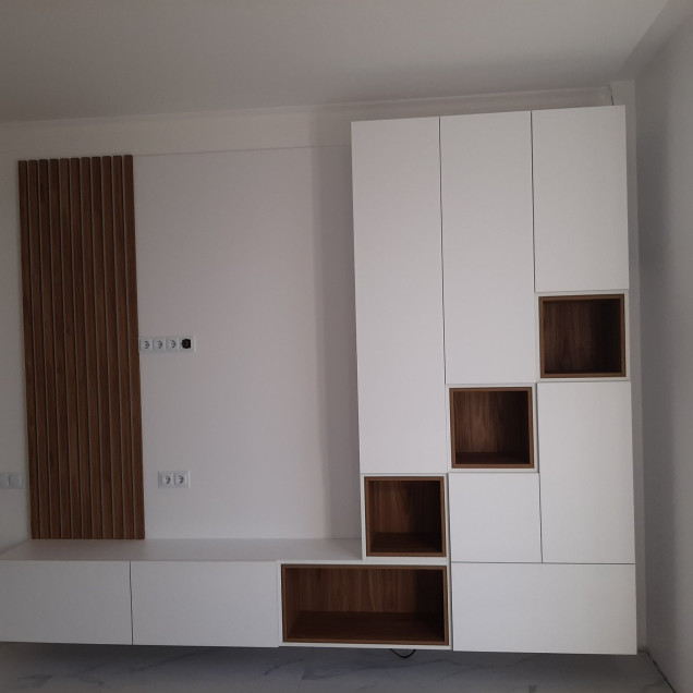 Dressinguri și Dulapuri